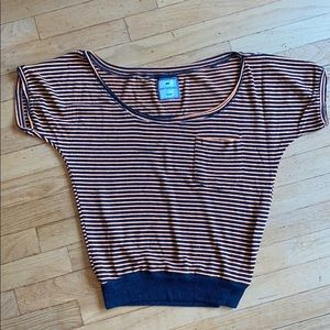 Knit off-the-shoulder t-shirt